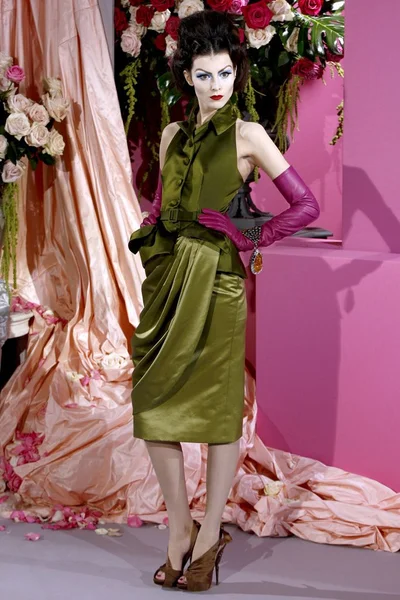 Look 19